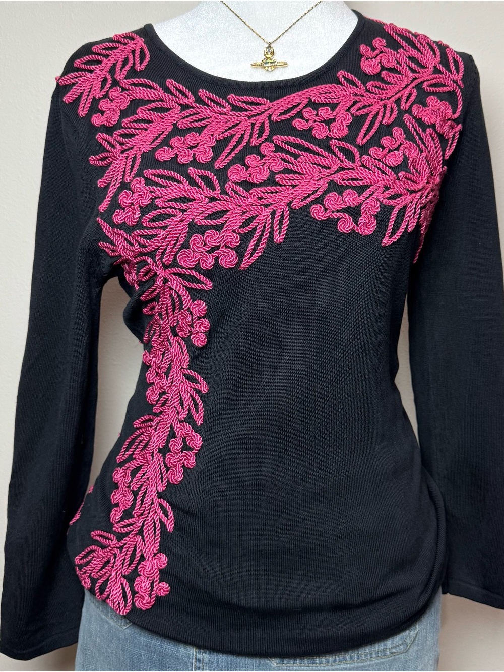 Pink Rope Embroidered Black Western Scoop Neck Women’s Medium Fall Long Sleeve
